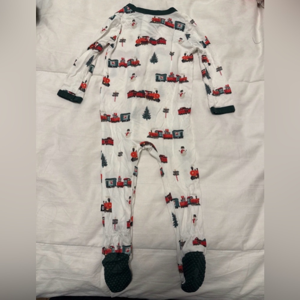Kyte Baby Holiday Footie 6–12M — Christmas Train Print